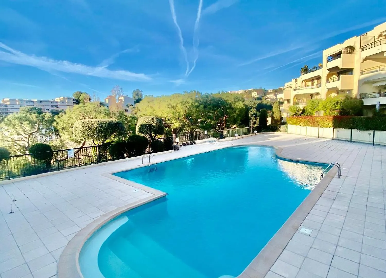 Nice Ouest- 2P Au Calme, Piscine, Ac location